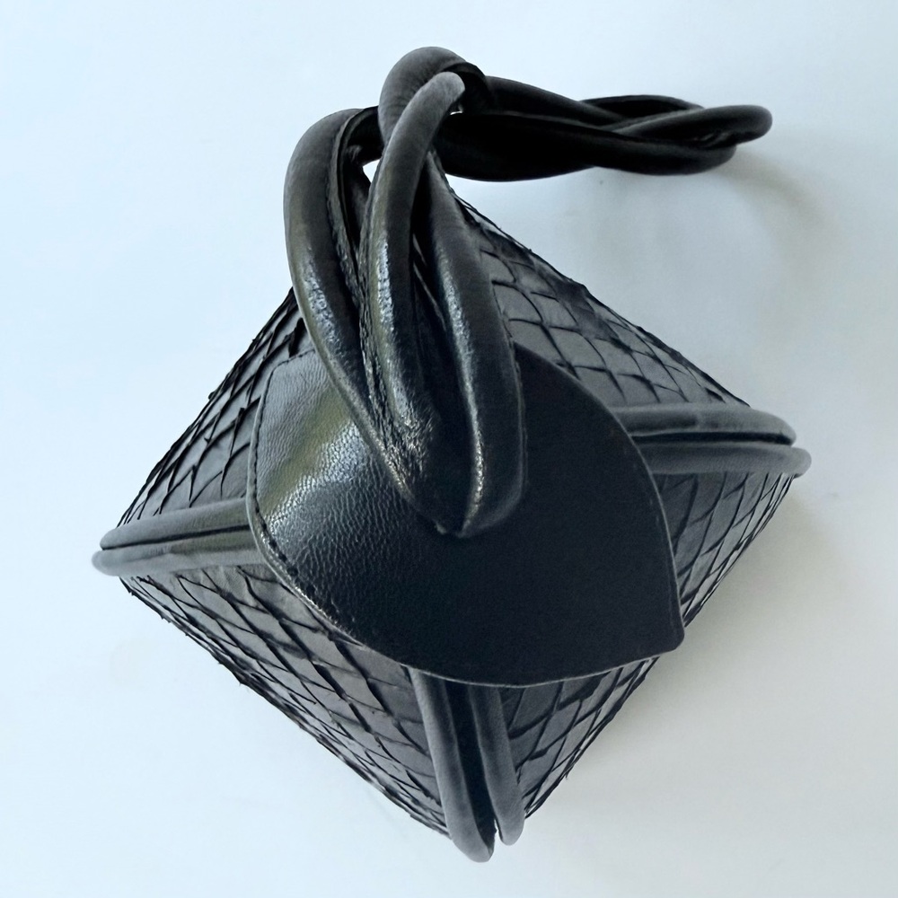 Vintage Sculptural Black Pyramid Exotic Fish Leather Box Handbag / Swing Clutch - Picture 5 of 14